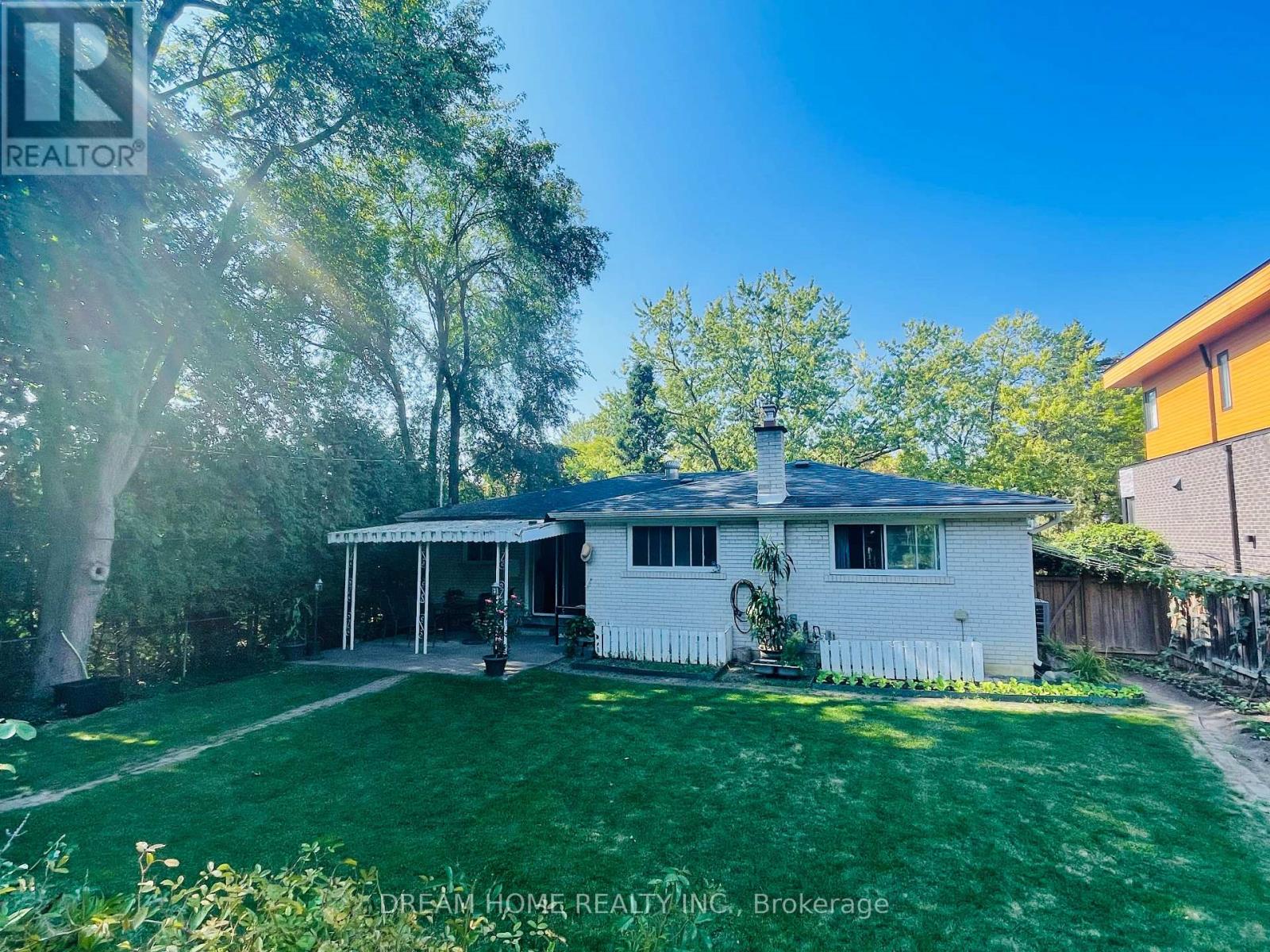 93 Babcombe Drive, Markham, Ontario  L3T 1M9 - Photo 6 - N12404722