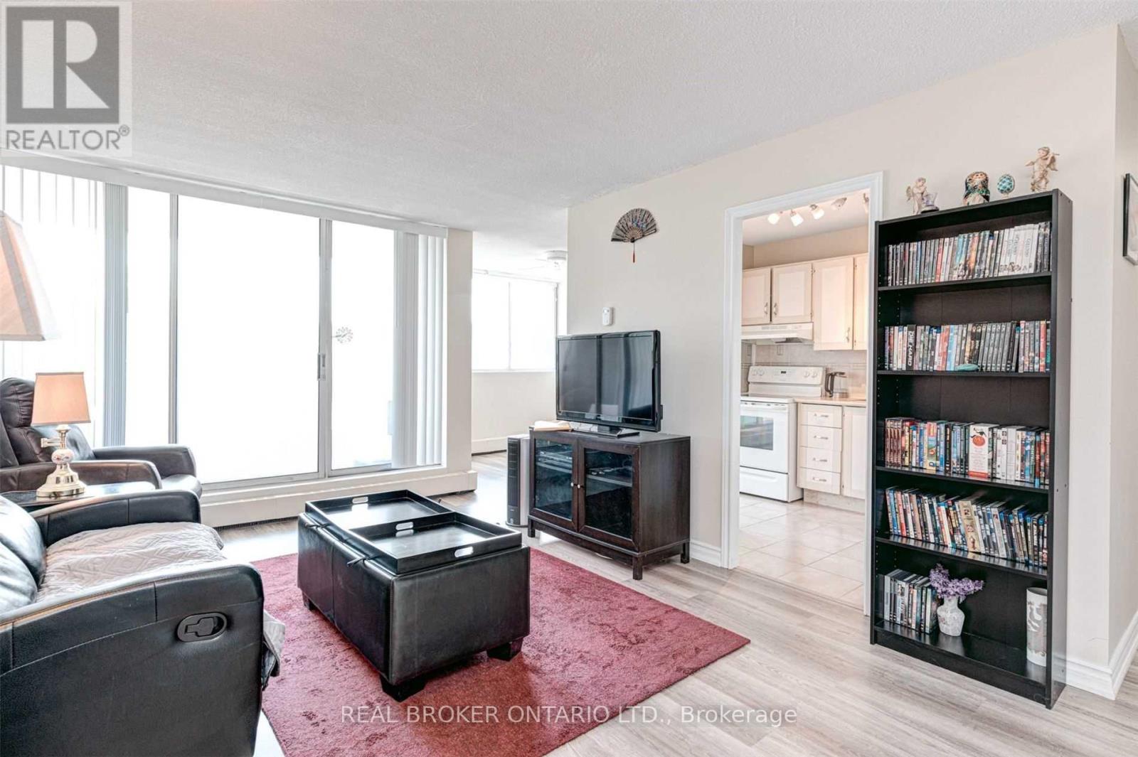303 - 530 LOLITA GARDENS, Mississauga, Ontario