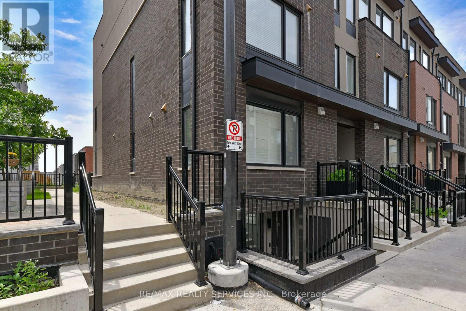 2 - 142 William Duncan Road, Toronto, Ontario  M3K 0C1 - Photo 30 - W12404618