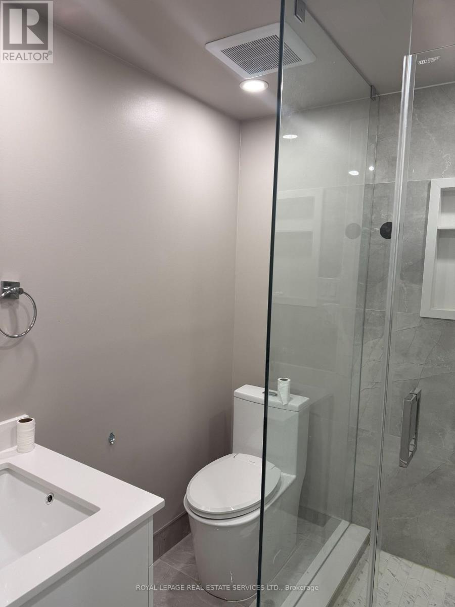 Bsmt - 858 Khan Crescent, Mississauga, Ontario  L5V 2R4 - Photo 16 - W12404632