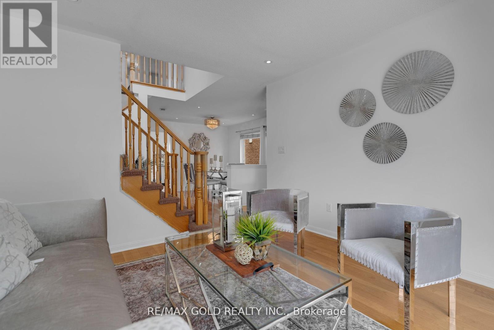 255 Brisdale Drive, Brampton, Ontario  L7A 2T3 - Photo 7 - W12404710