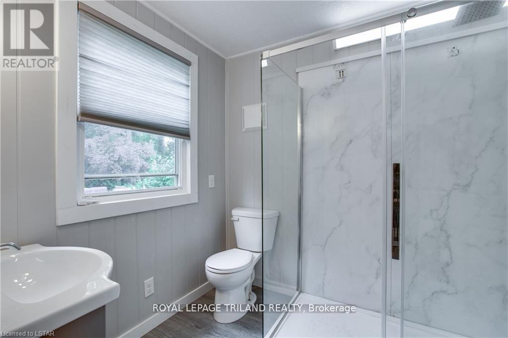 7575 Biddulph Street, Lambton Shores, Ontario  N0M 2L0 - Photo 5 - X12404749