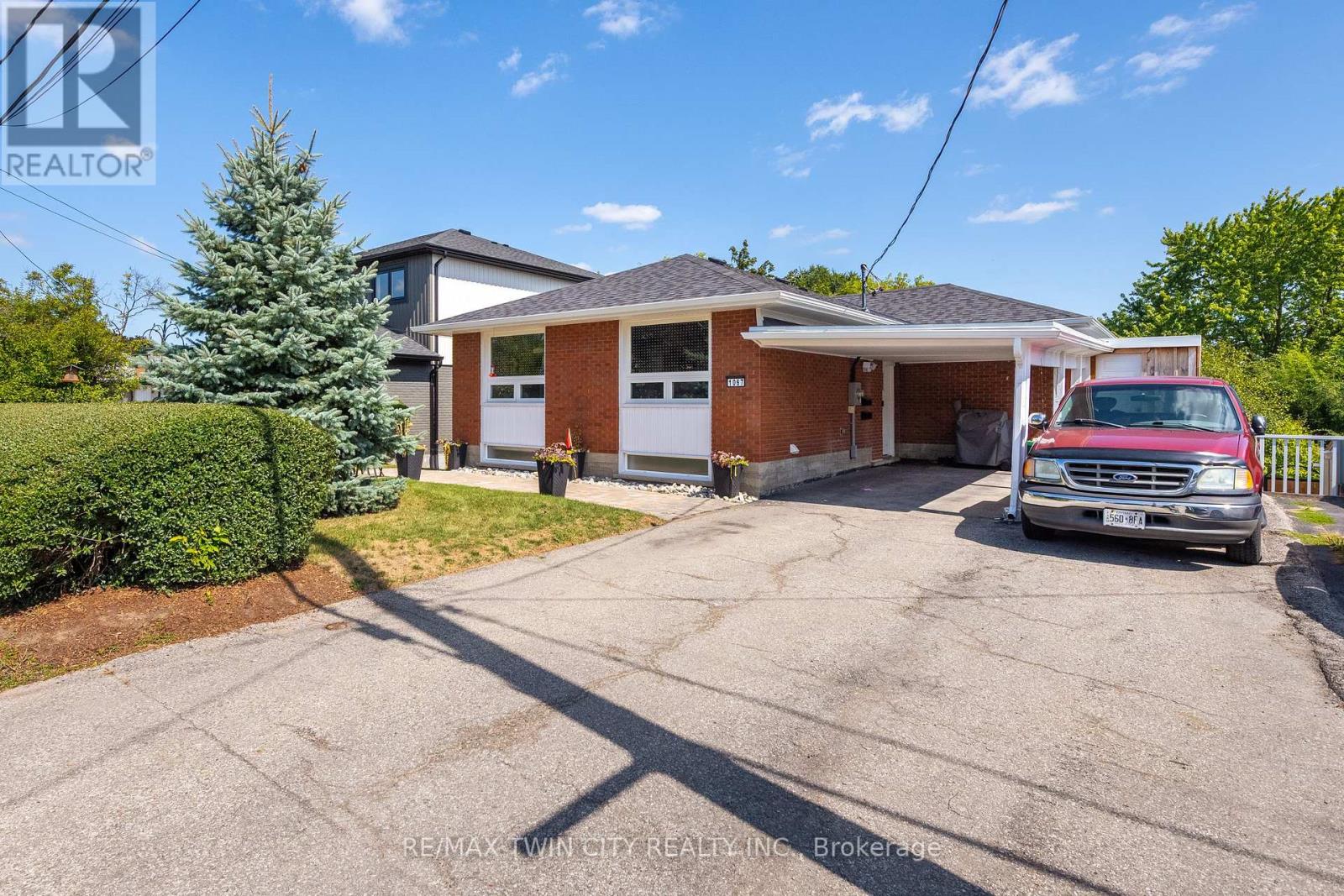 Property at 1067 BERNHARDT STREET image 1