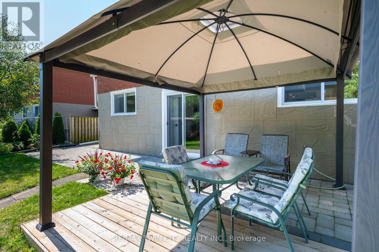 1067 Bernhardt Street, Cambridge, Ontario  N3H 2X9 - Photo 32 - X12404589
