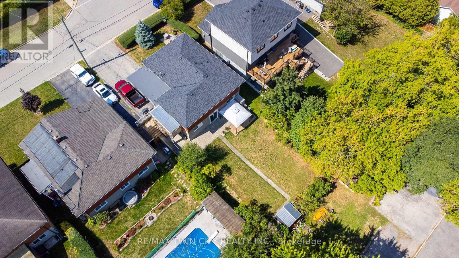 1067 Bernhardt Street, Cambridge, Ontario  N3H 2X9 - Photo 37 - X12404589