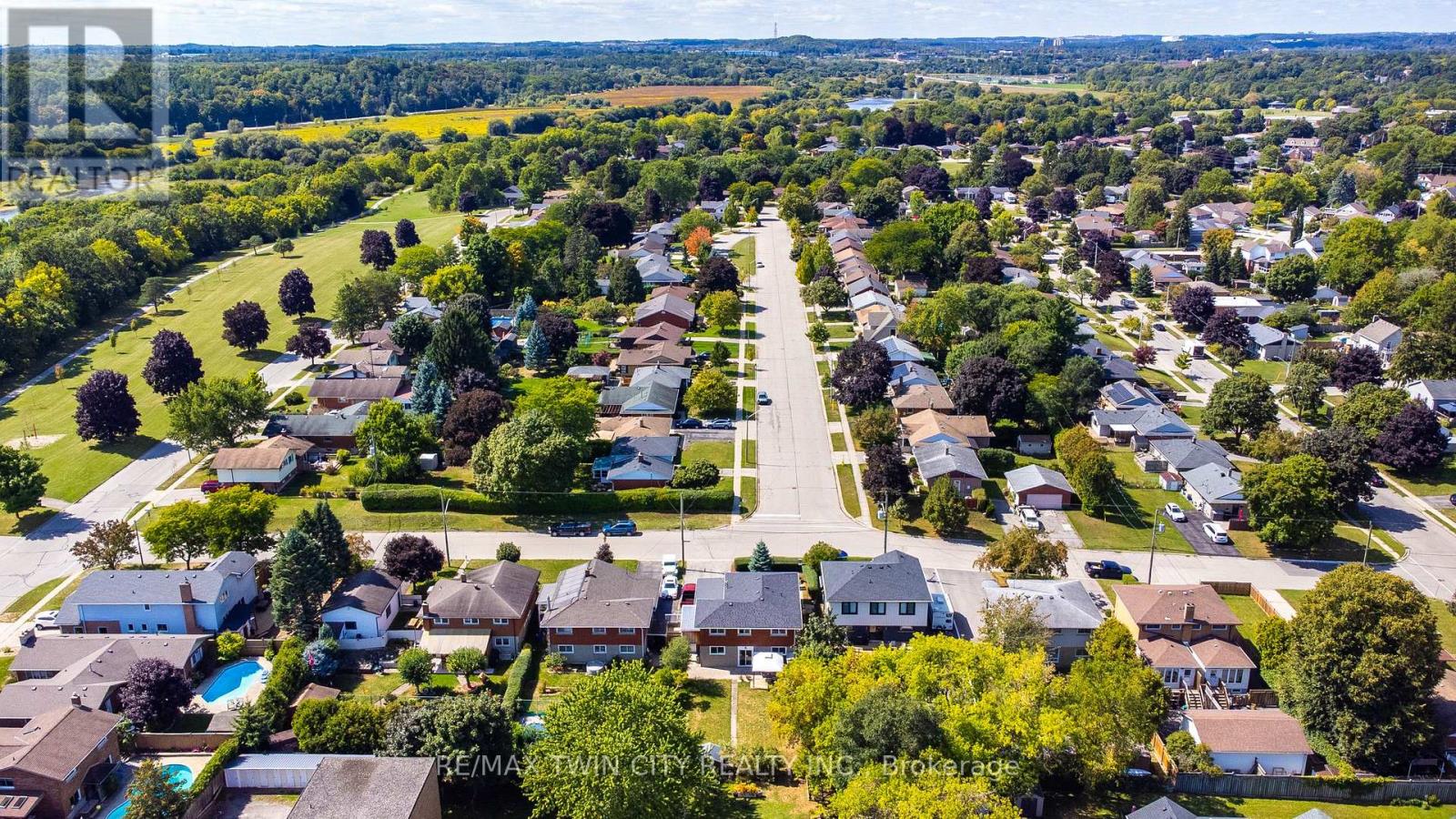 1067 Bernhardt Street, Cambridge, Ontario  N3H 2X9 - Photo 38 - X12404589