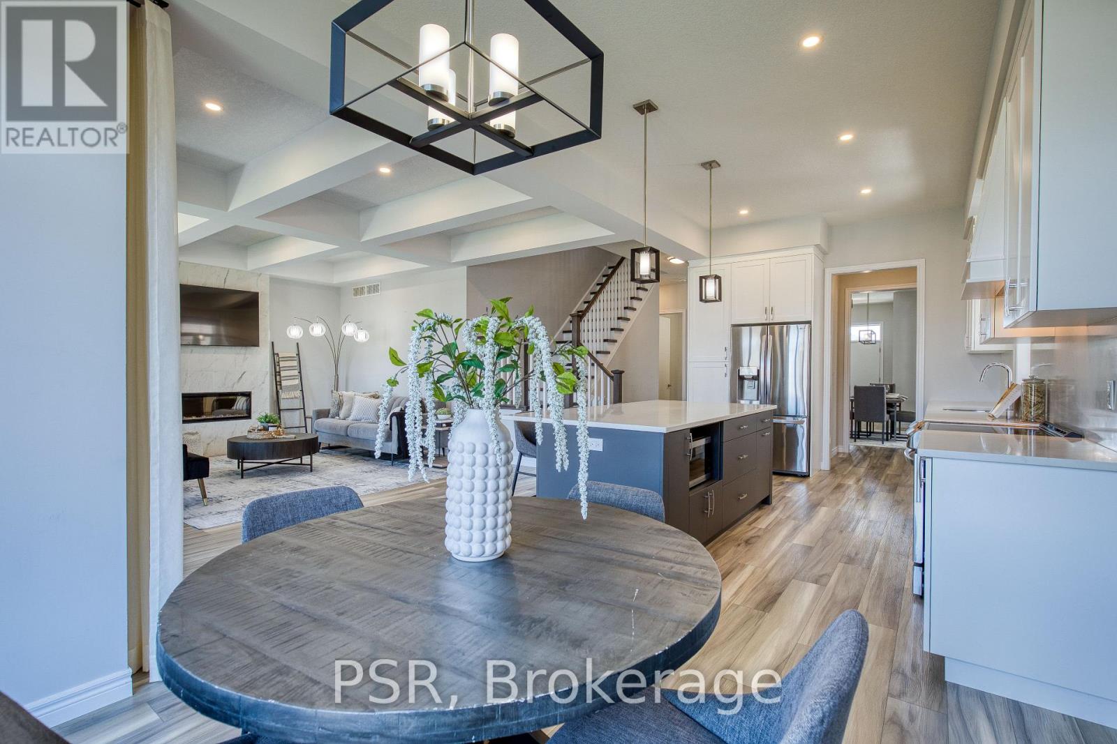 80 Arlington Parkway, Brant (Paris), Ontario  N3L 0G5 - Photo 12 - X12404636