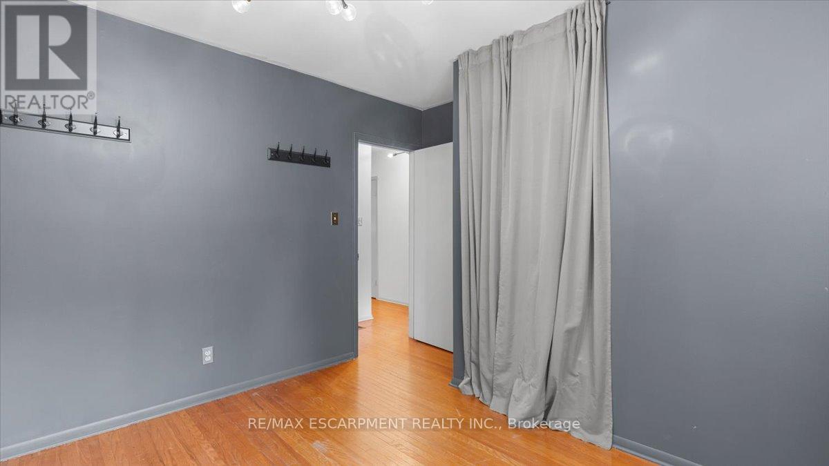 7 May Avenue, Belleville (Belleville Ward), Ontario  K8P 2N8 - Photo 14 - X12404642