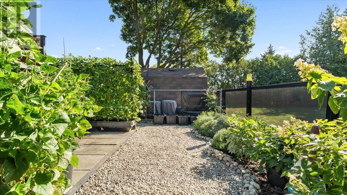 7 May Avenue, Belleville (Belleville Ward), Ontario  K8P 2N8 - Photo 24 - X12404642