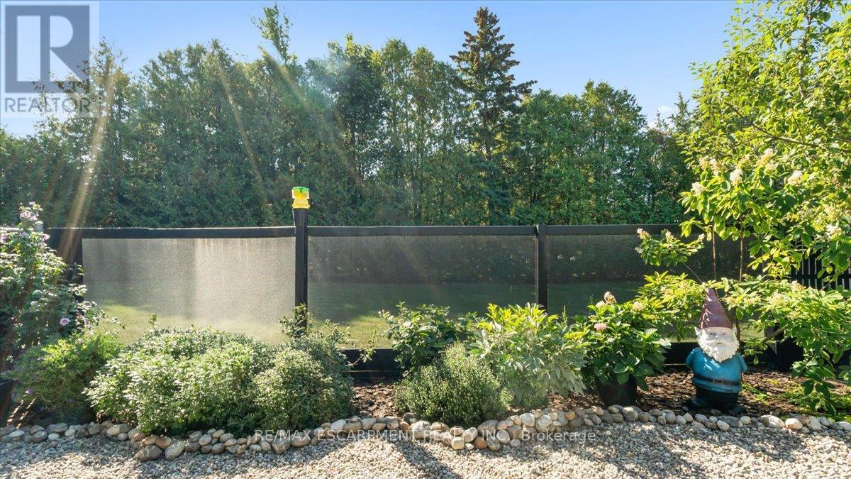 7 May Avenue, Belleville (Belleville Ward), Ontario  K8P 2N8 - Photo 25 - X12404642