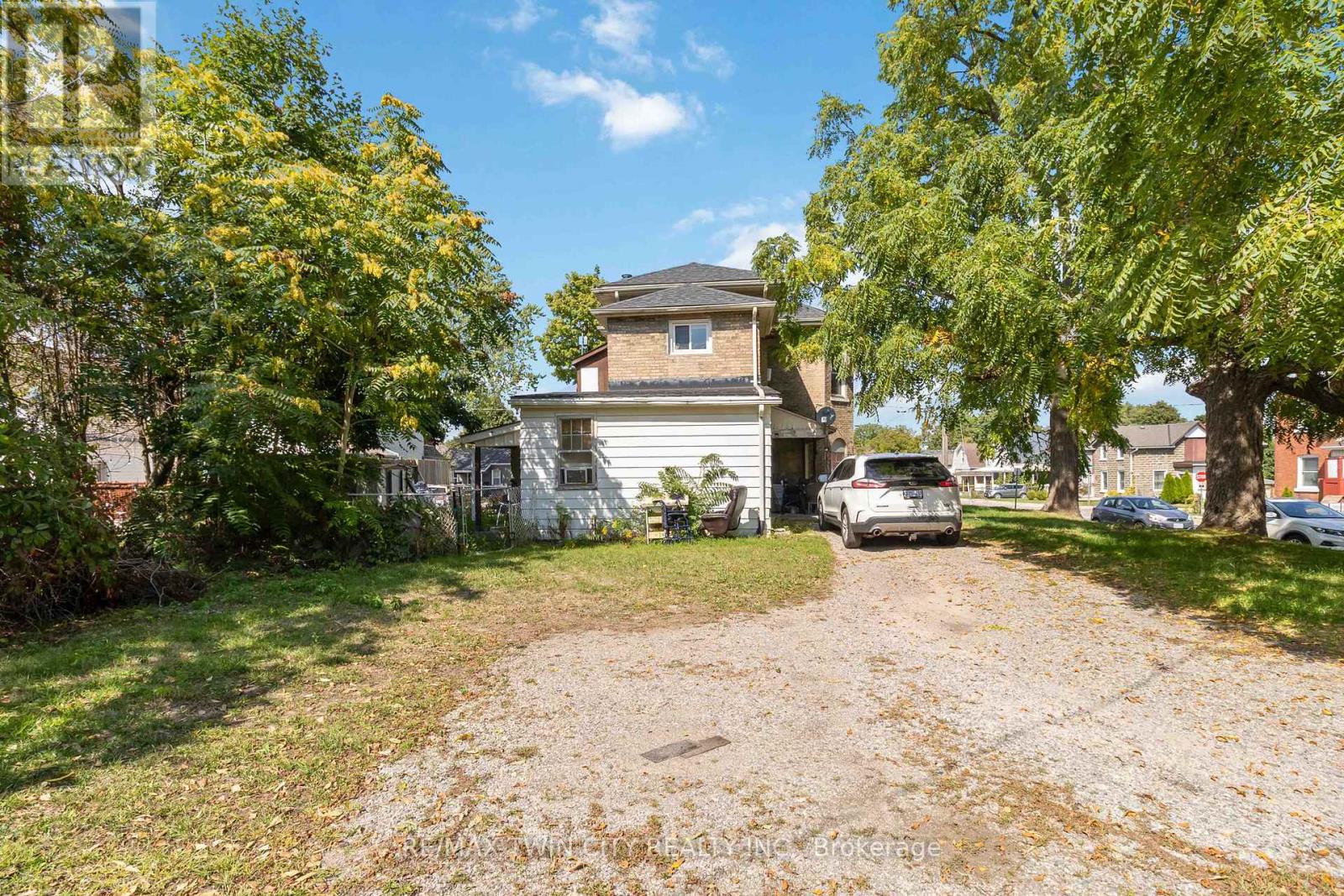 22 Park Avenue, Brant (Brantford Twp), Ontario  N3S 5H3 - Photo 4 - X12404685