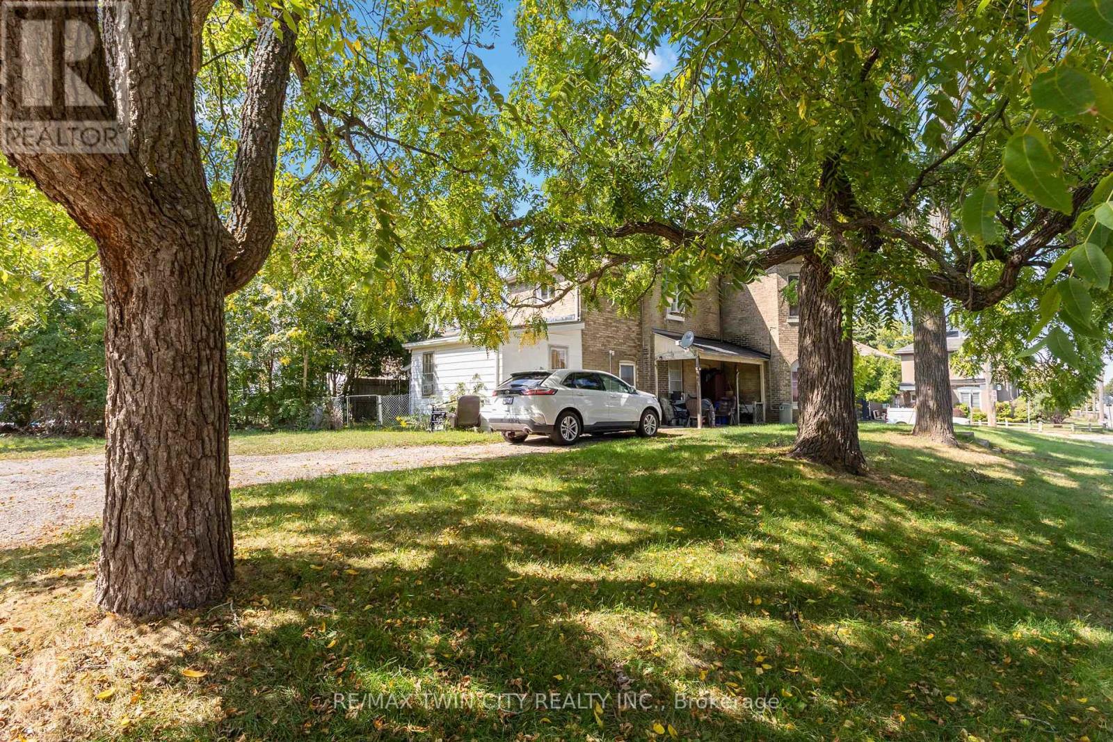 22 Park Avenue, Brant (Brantford Twp), Ontario  N3S 5H3 - Photo 5 - X12404685