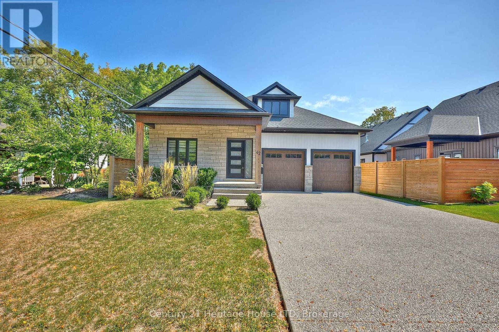 Property at 42 AQUADALE DRIVE image 2