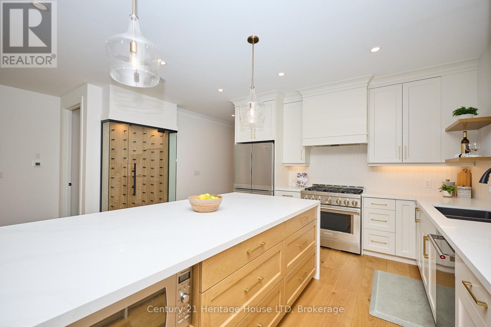 42 Aquadale Drive, St. Catharines, Ontario  L2N 2P8 - Photo 9 - X12404739