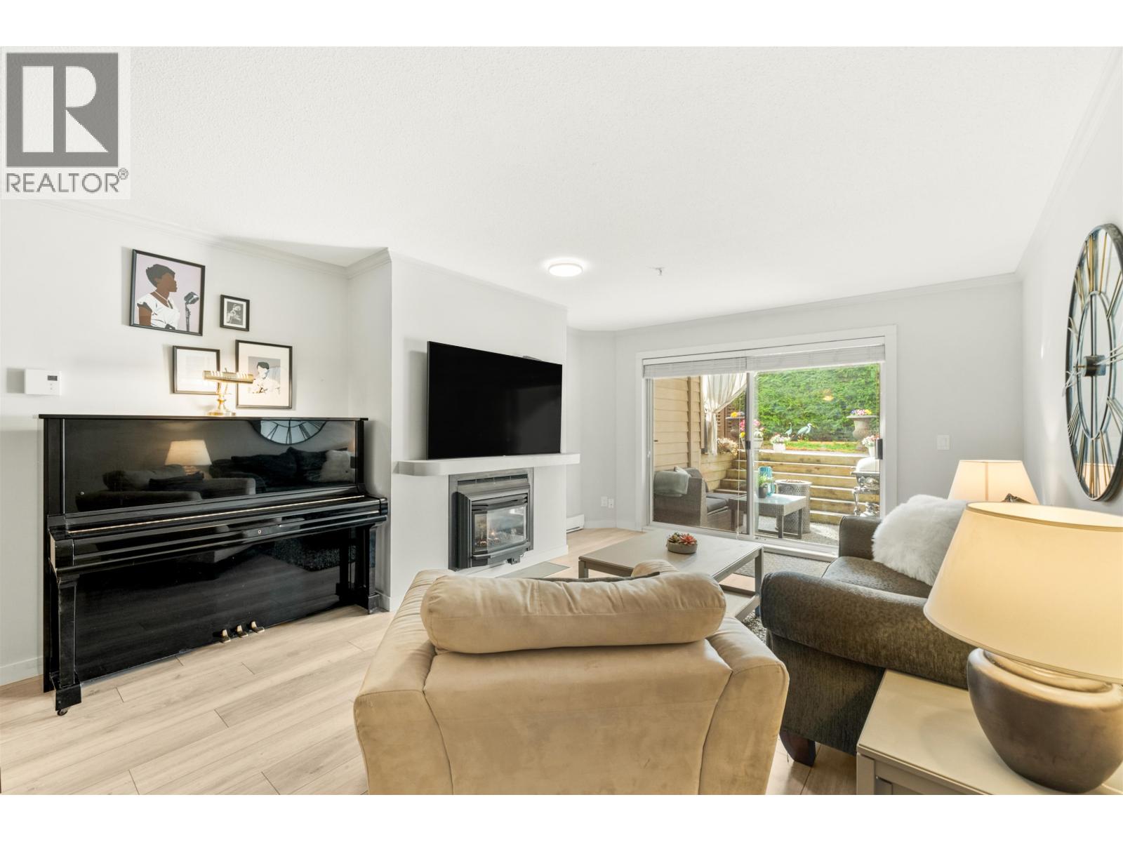 305 1050 BOWRON COURT, North Vancouver, British Columbia