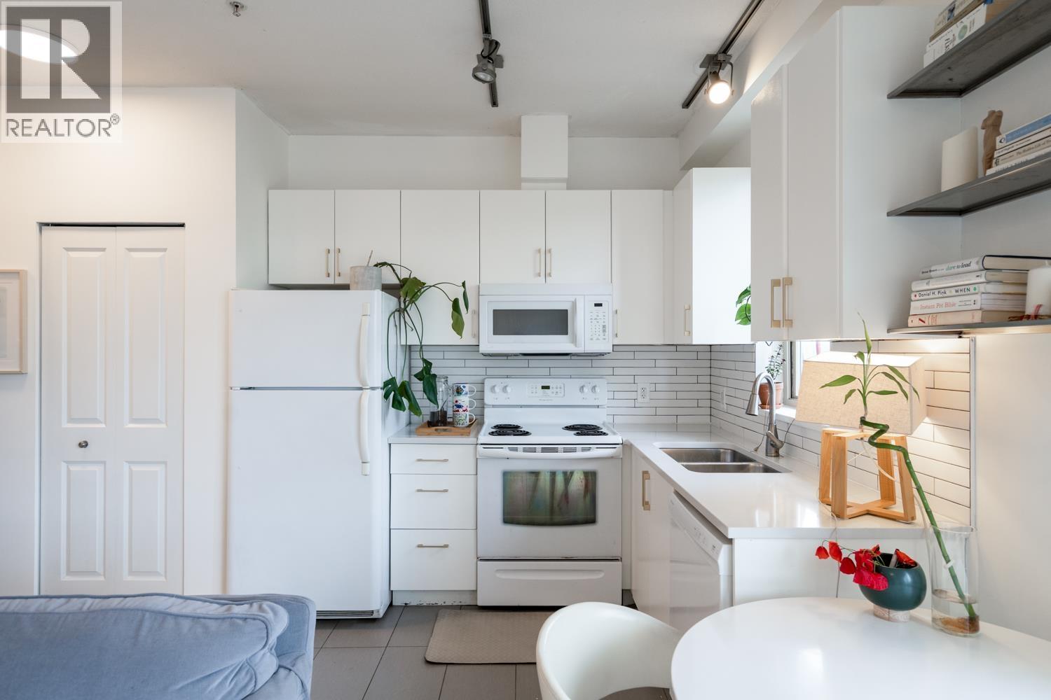 Ph1 688 E 17th Avenue, Vancouver, British Columbia  V5V 0A8 - Photo 5 - R3047801