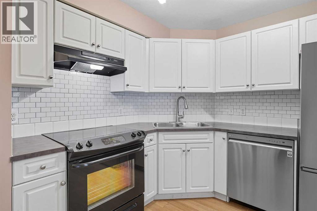 110, 2000 Applevillage Court Se, Calgary, Alberta  T2A 7Z4 - Photo 4 - A2255570