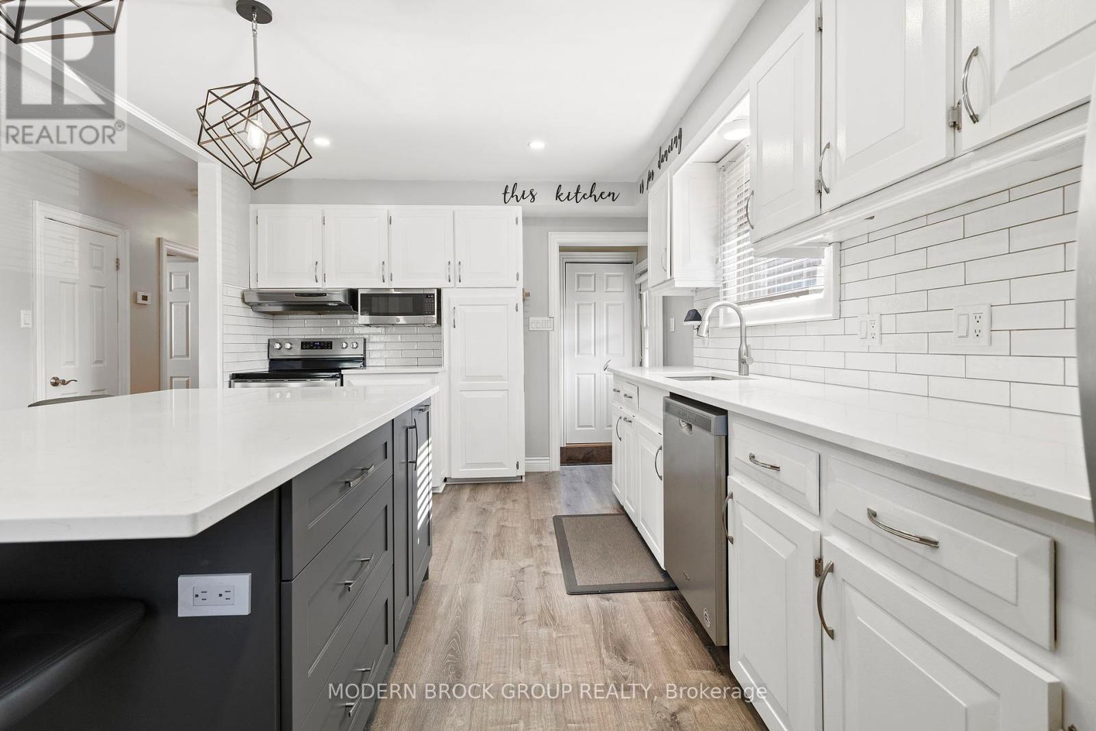 19 Amy Street, Brockville, Ontario  K6V 1V9 - Photo 12 - X12404753