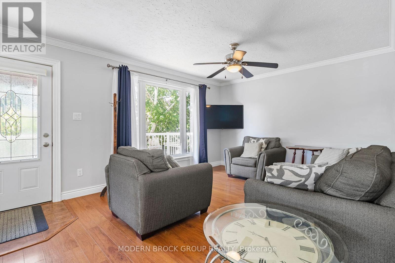 19 Amy Street, Brockville, Ontario  K6V 1V9 - Photo 13 - X12404753