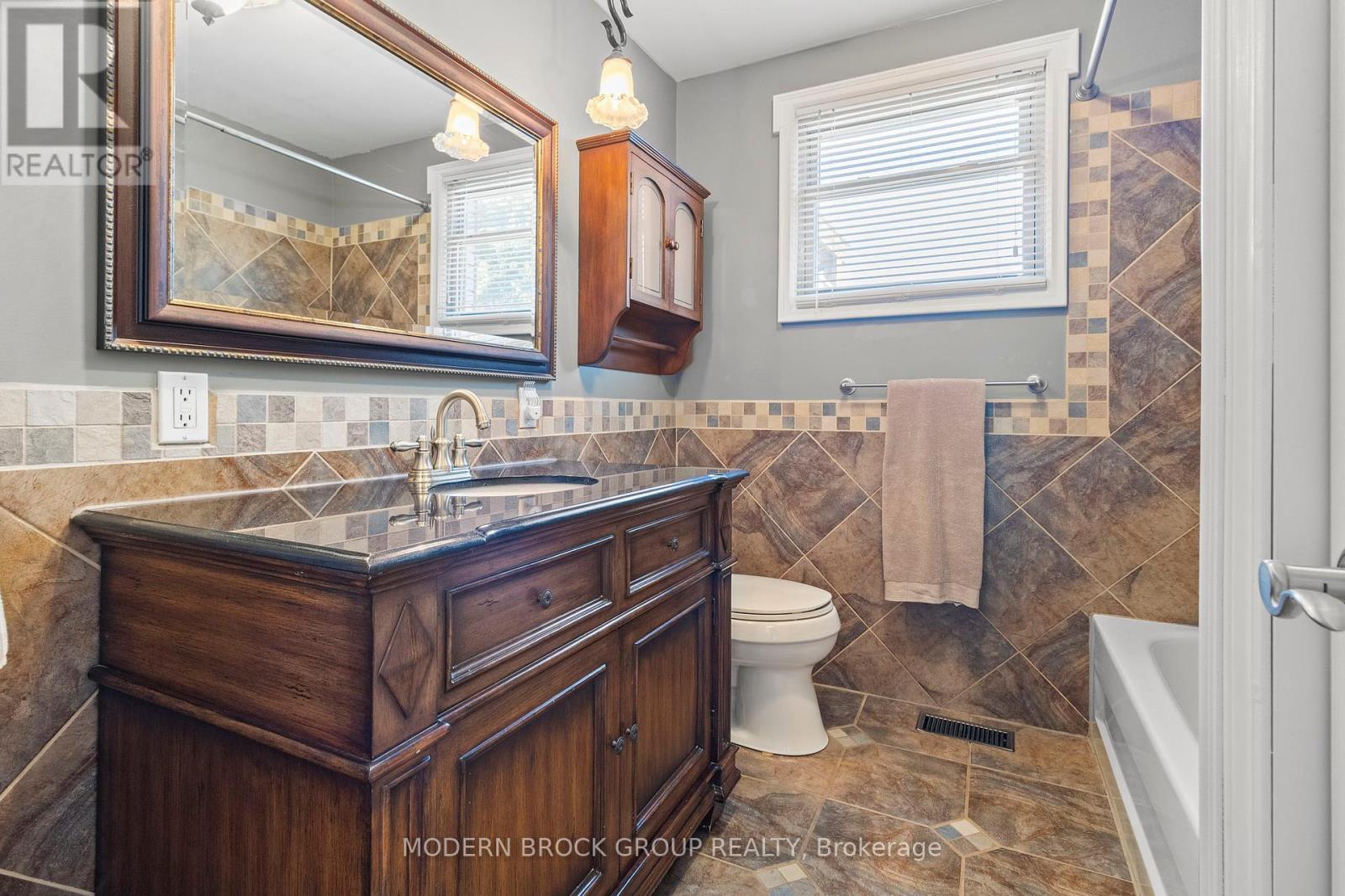 19 Amy Street, Brockville, Ontario  K6V 1V9 - Photo 23 - X12404753