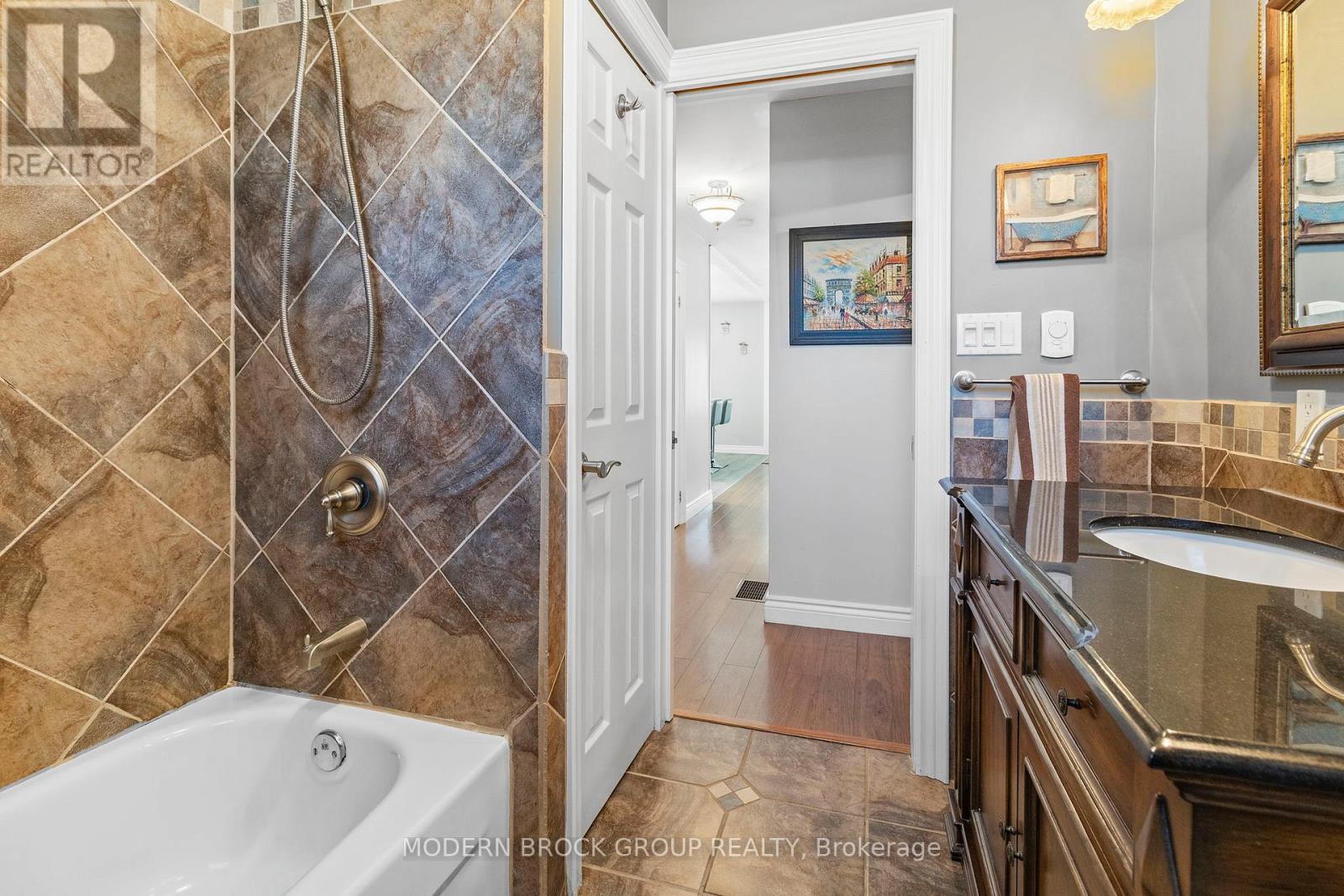19 Amy Street, Brockville, Ontario  K6V 1V9 - Photo 25 - X12404753