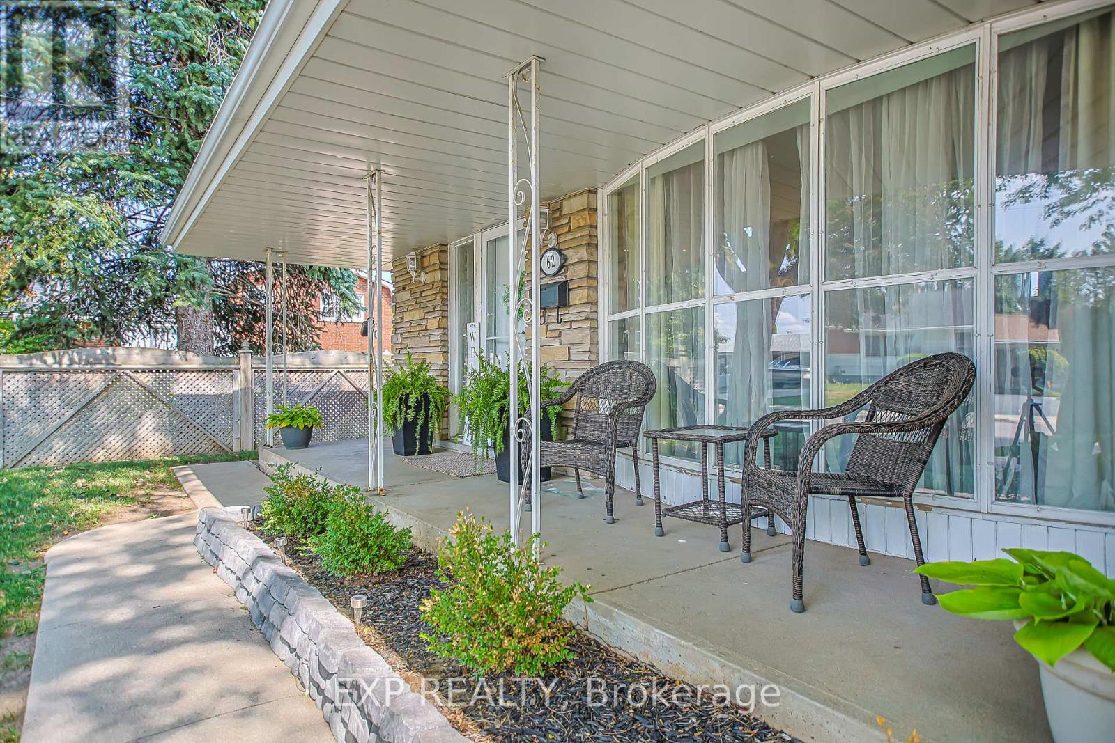 62 Owen Place, Hamilton (Greenford), Ontario  L8G 2H2 - Photo 3 - X12387073