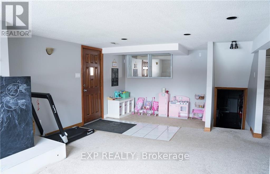 62 Owen Place, Hamilton (Greenford), Ontario  L8G 2H2 - Photo 22 - X12387073