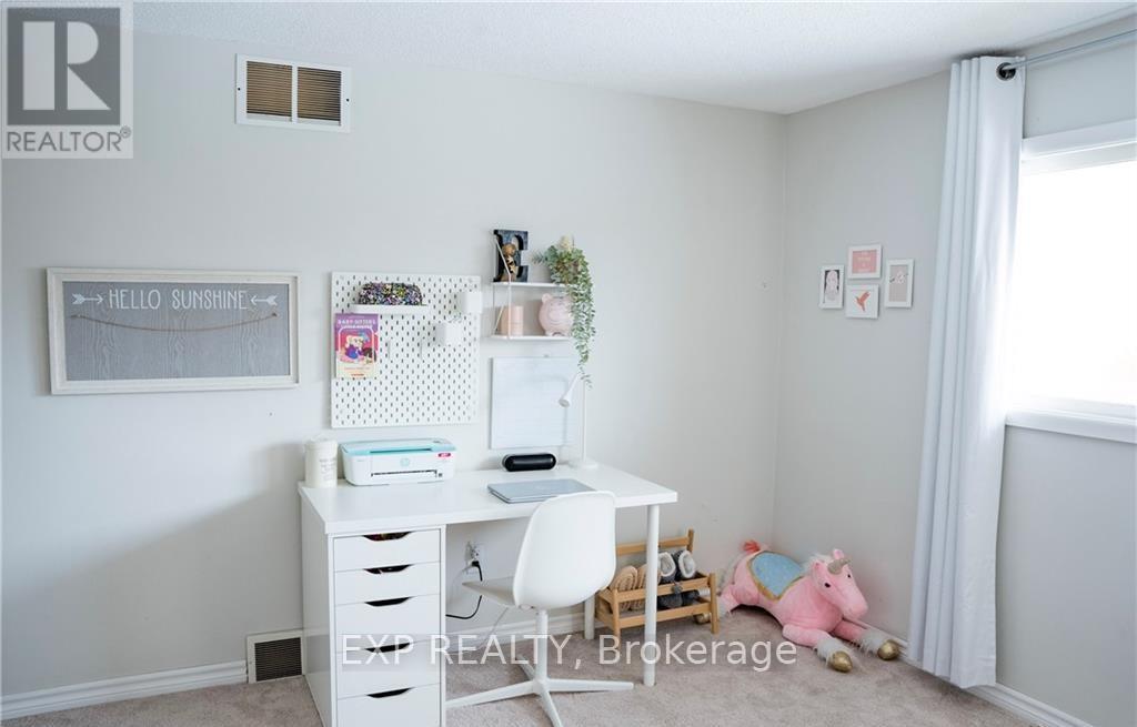 62 Owen Place, Hamilton (Greenford), Ontario  L8G 2H2 - Photo 15 - X12387073