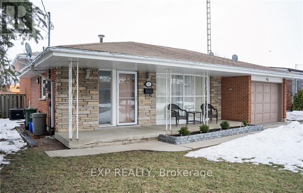 62 Owen Place, Hamilton (Greenford), Ontario  L8G 2H2 - Photo 5 - X12387073