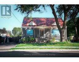 10 Yvonne Avenue, Toronto (Downsview-Roding-Cfb), Ca