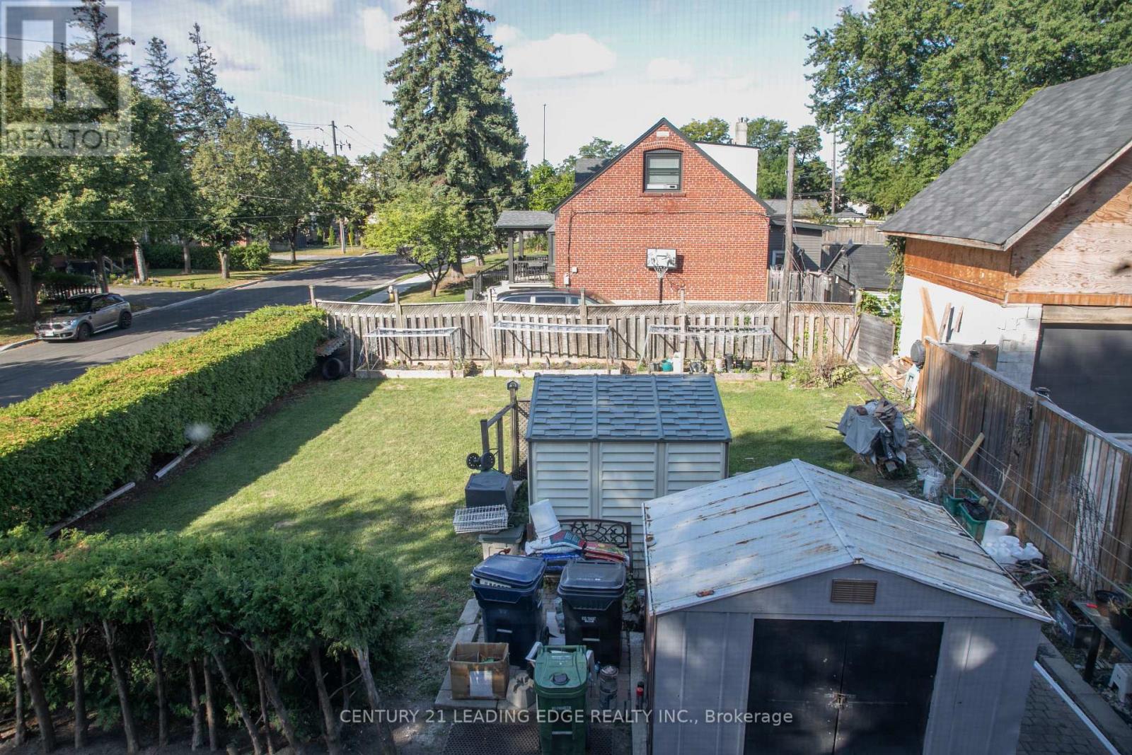 10 Yvonne Avenue, Toronto, Ontario  M3L 1C7 - Photo 6 - W12399917