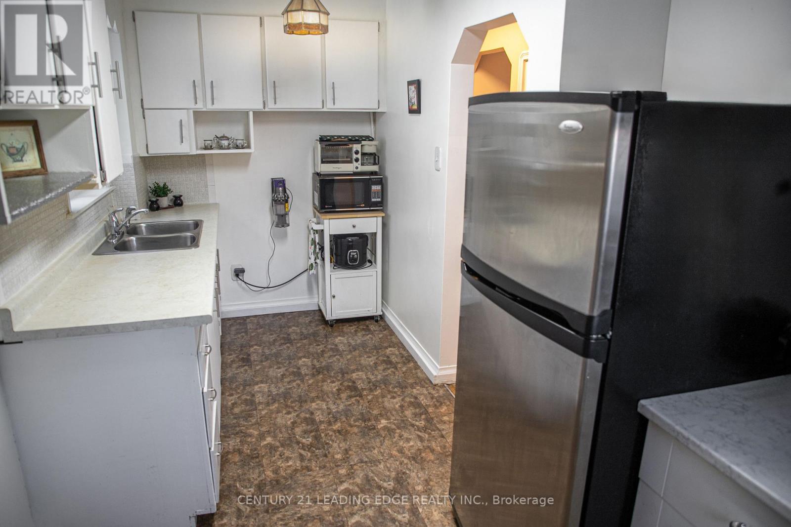 10 Yvonne Avenue, Toronto, Ontario  M3L 1C7 - Photo 12 - W12399917