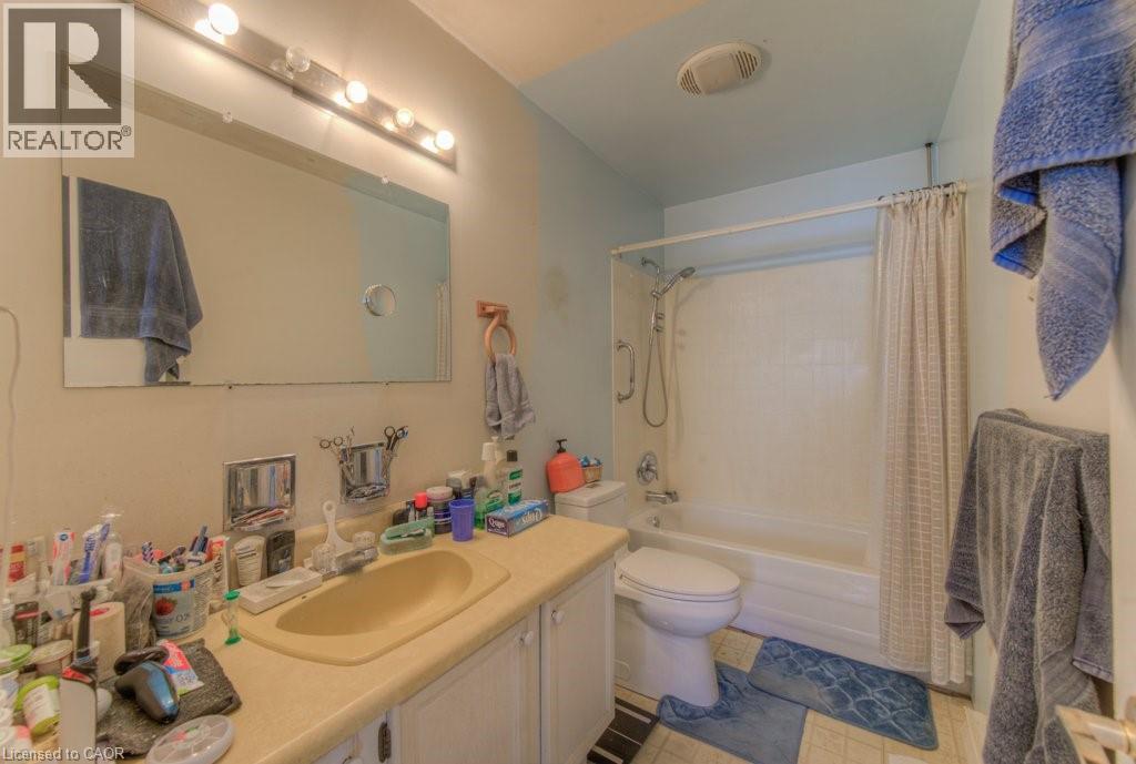 61 Hillbrook Crescent, Kitchener, Ontario  N2N 1J4 - Photo 14 - 40768799