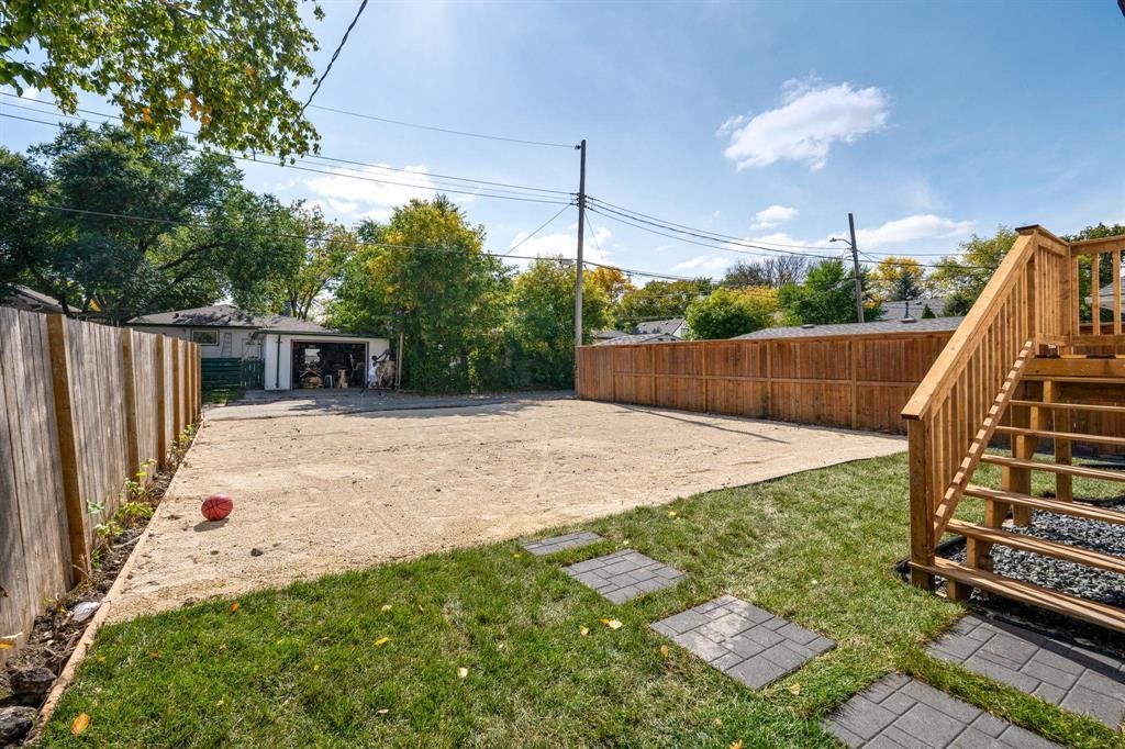 424 Ravelston Avenue, Winnipeg, Manitoba  R2C 0K3 - Photo 32 - 202523161