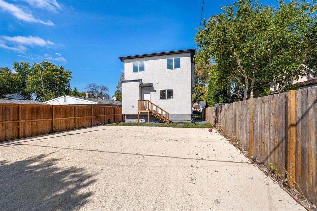 424 Ravelston Avenue, Winnipeg, Manitoba  R2C 0K3 - Photo 34 - 202523161