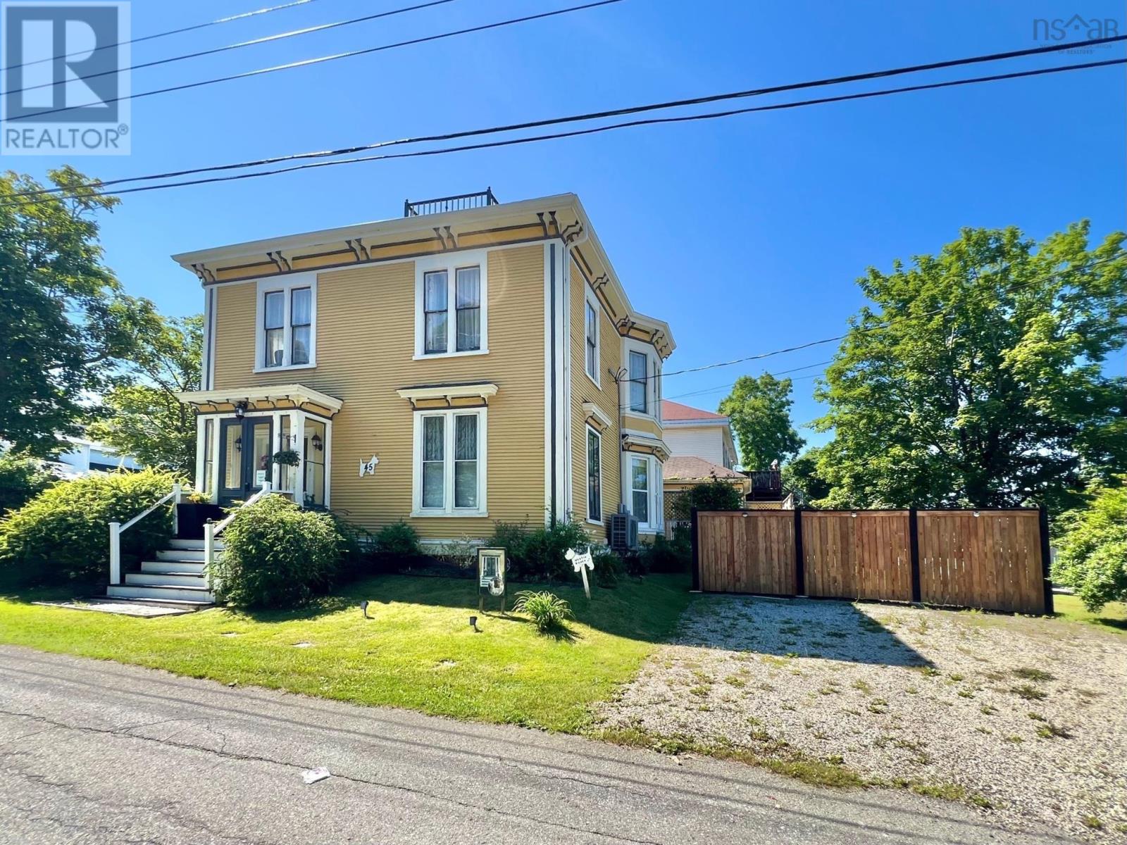 45 Alma Street, Yarmouth, Nova Scotia
