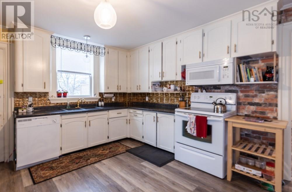 45 Alma Street, Yarmouth, Nova Scotia  B5A 3G7 - Photo 4 - 202509748