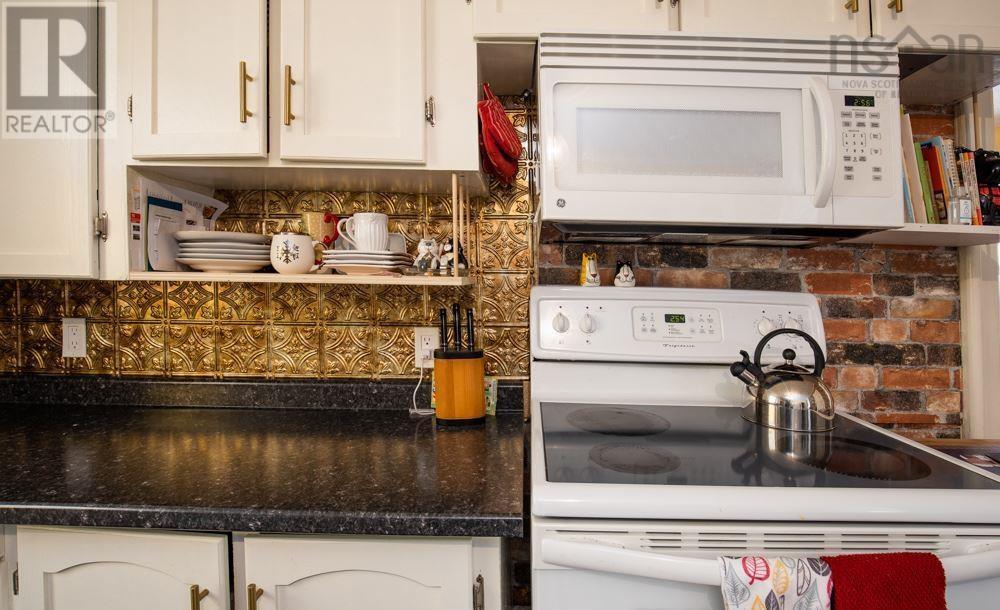 45 Alma Street, Yarmouth, Nova Scotia  B5A 3G7 - Photo 5 - 202509748