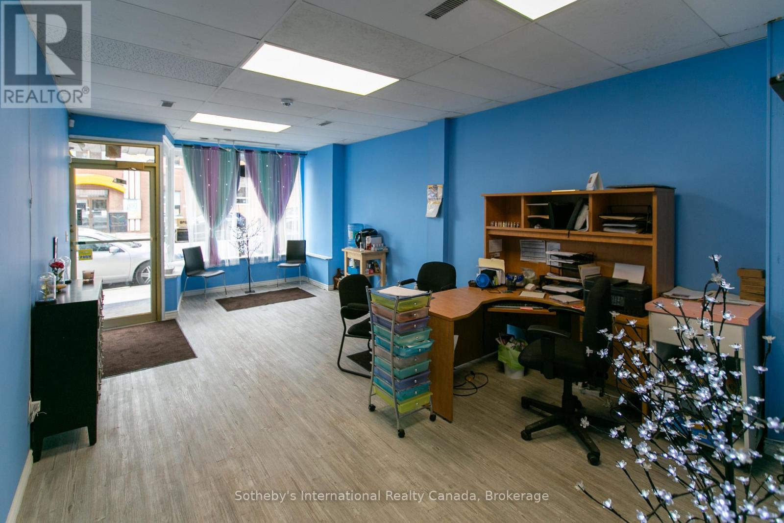 261 9th Street E, Owen Sound, Ontario  N4K 1N8 - Photo 8 - X12404850