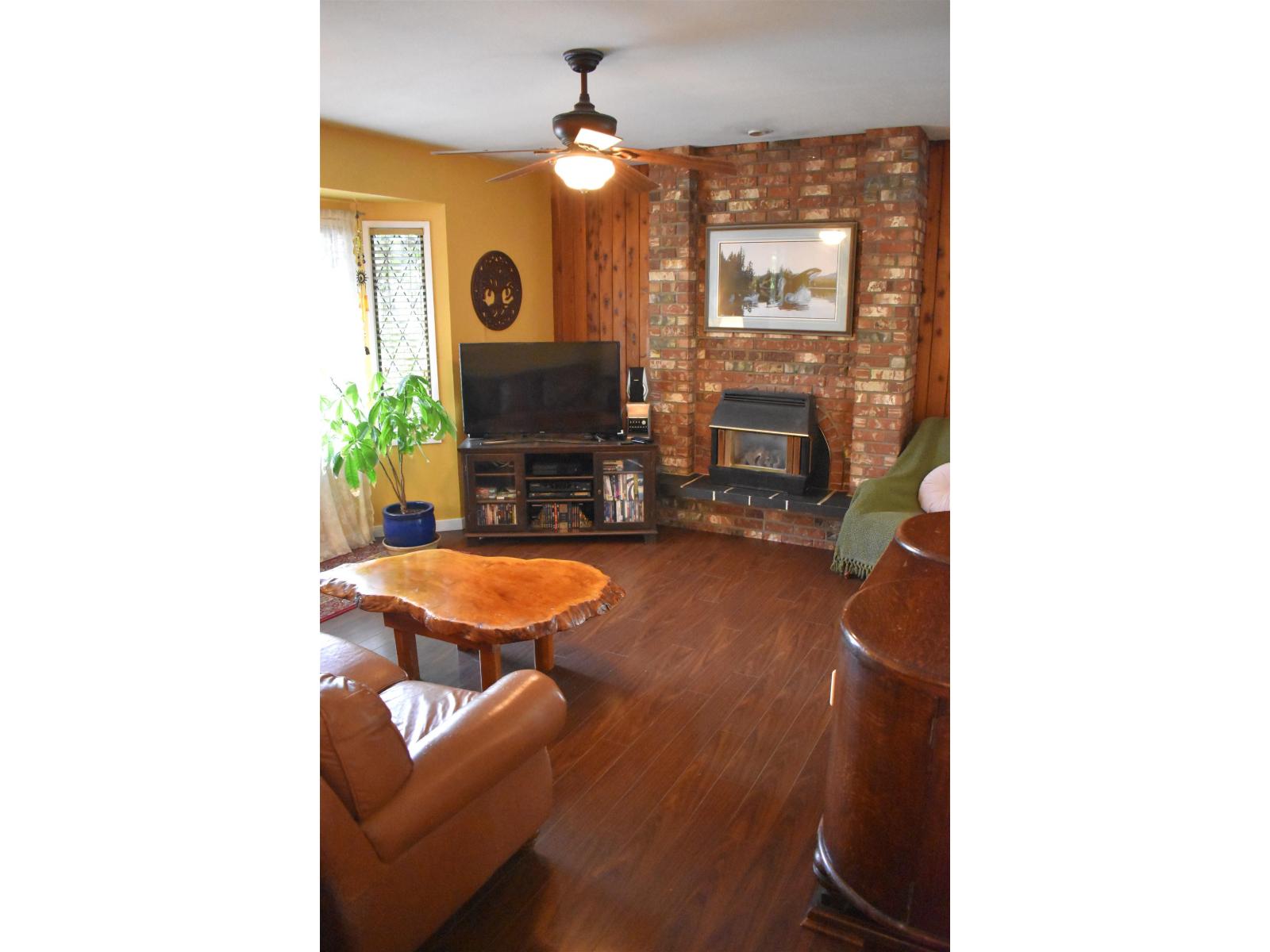 8187 Coleman Street, Mission, British Columbia  V2V 6R6 - Photo 11 - R3047897