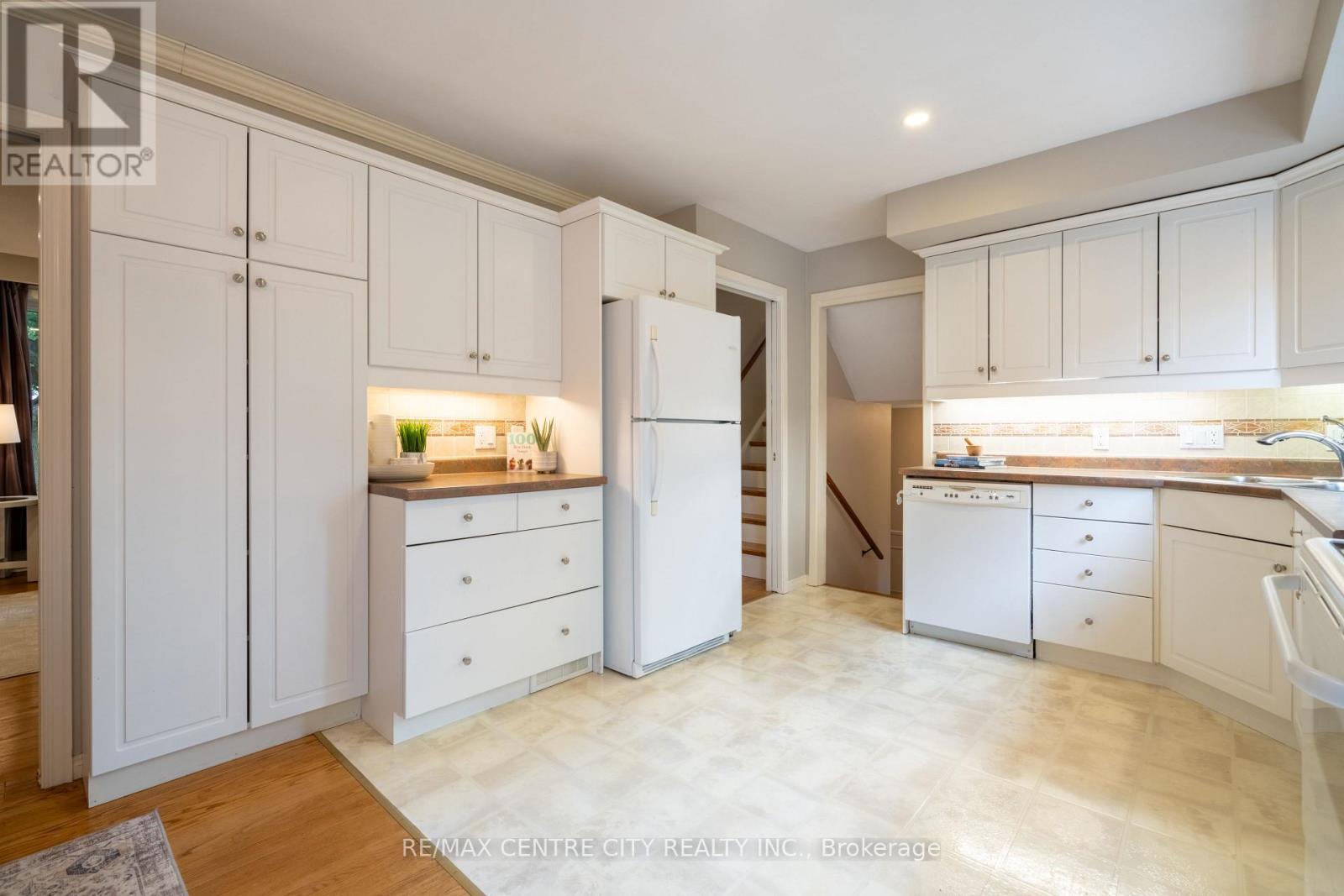 1431 Stoneybrook Crescent, London North, Ontario  N5X 1C3 - Photo 11 - X12404852