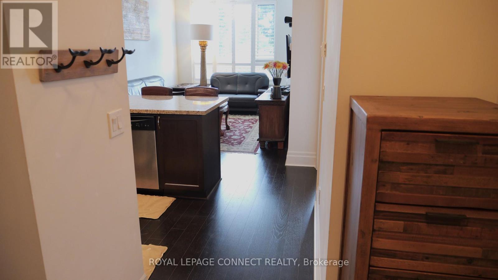 103 - 111 Upper Duke Crescent, Markham, Ontario  L6G 0C8 - Photo 6 - N12285022