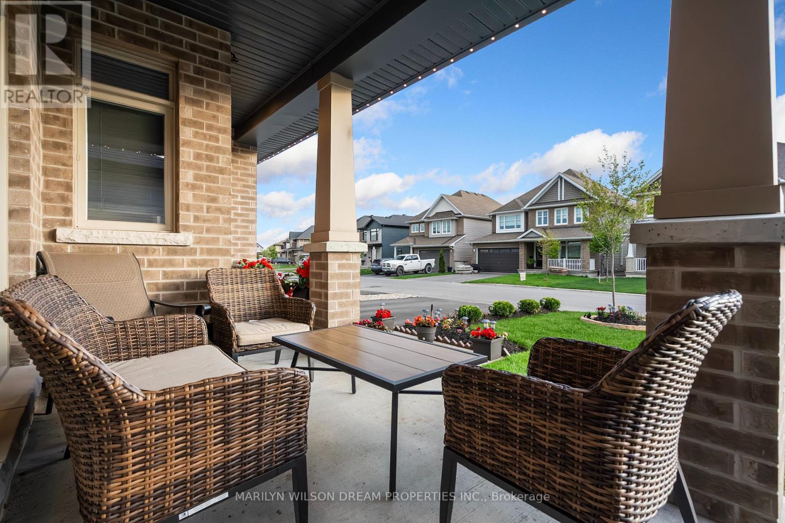 43 Angel Heights, Ottawa, Ontario  K2S 2N2 - Photo 3 - X12404869