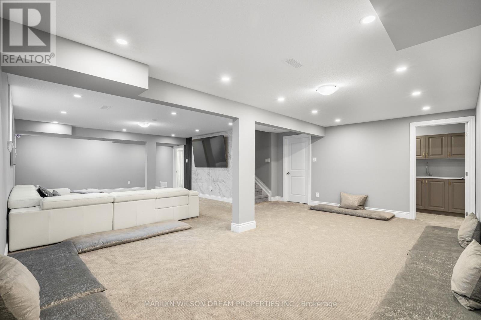 43 Angel Heights, Ottawa, Ontario  K2S 2N2 - Photo 44 - X12404869