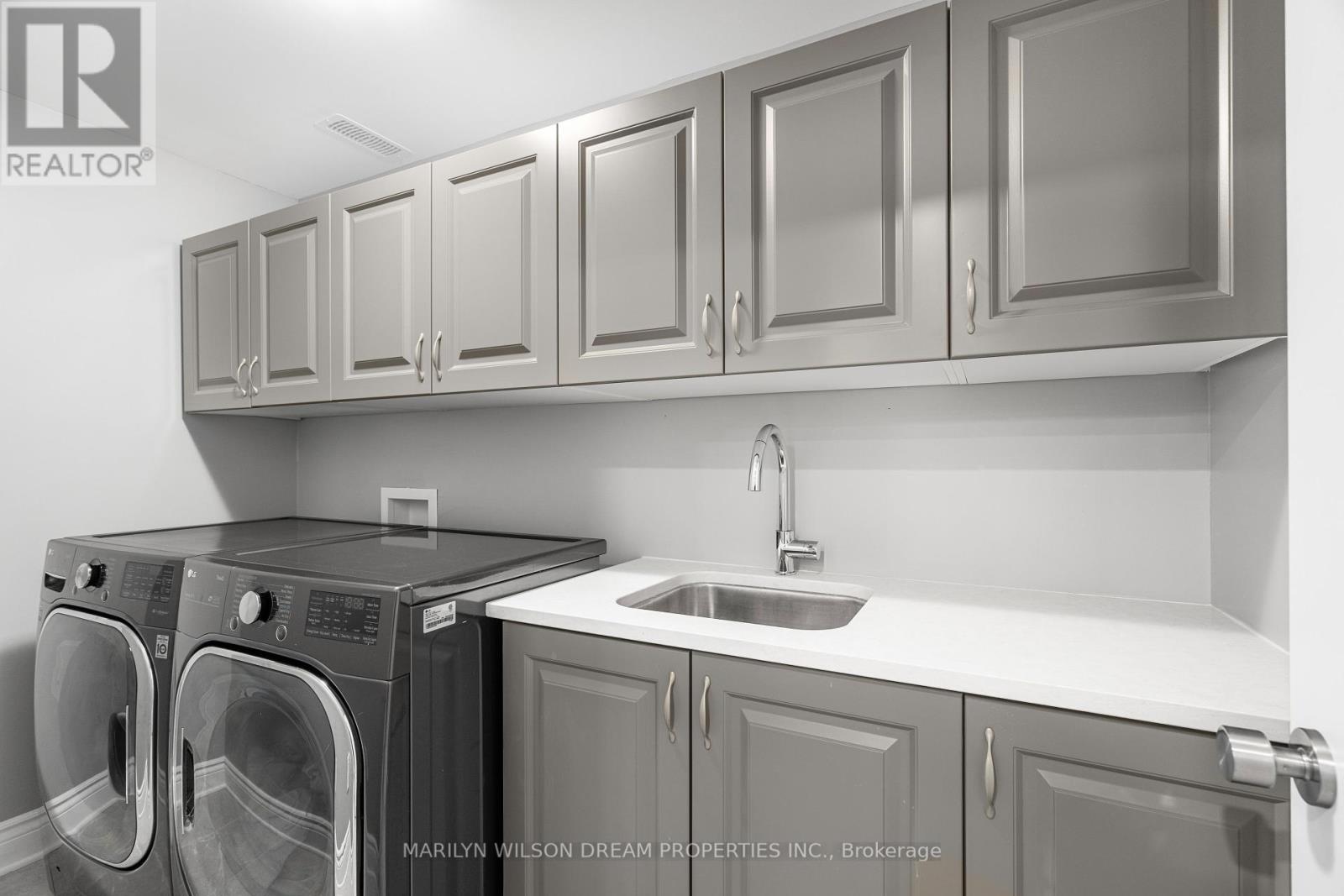 43 Angel Heights, Ottawa, Ontario  K2S 2N2 - Photo 46 - X12404869