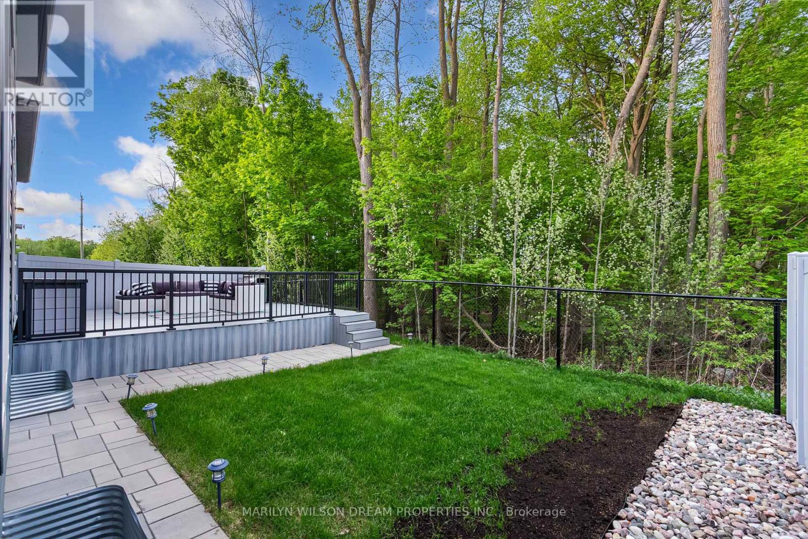 43 Angel Heights, Ottawa, Ontario  K2S 2N2 - Photo 49 - X12404869