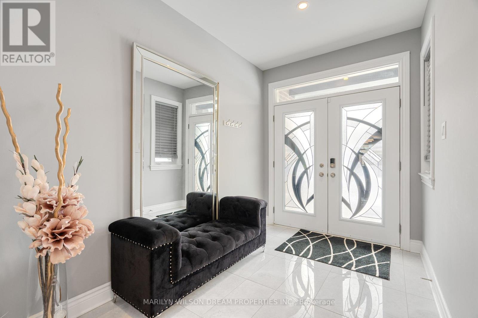 43 Angel Heights, Ottawa, Ontario  K2S 2N2 - Photo 5 - X12404869