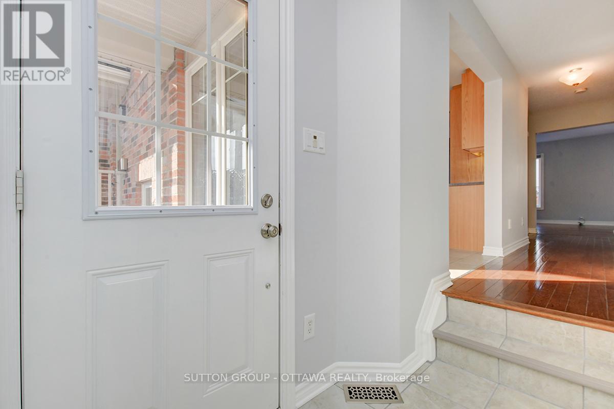 104 Par-La-Ville Circle, Ottawa, Ontario  K2S 0L7 - Photo 4 - X12404914