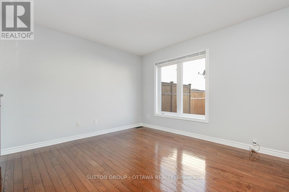 104 Par-La-Ville Circle, Ottawa, Ontario  K2S 0L7 - Photo 5 - X12404914