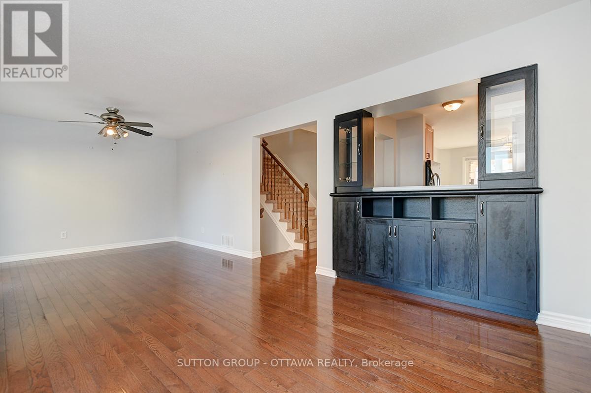 104 Par-La-Ville Circle, Ottawa, Ontario  K2S 0L7 - Photo 7 - X12404914